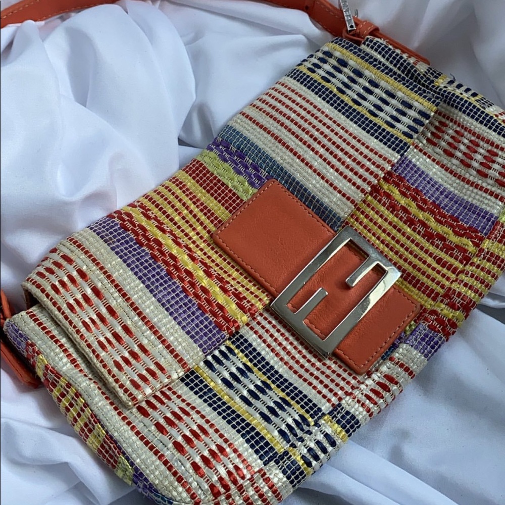✨ RARE ✨ Vintage Fendi Baguette